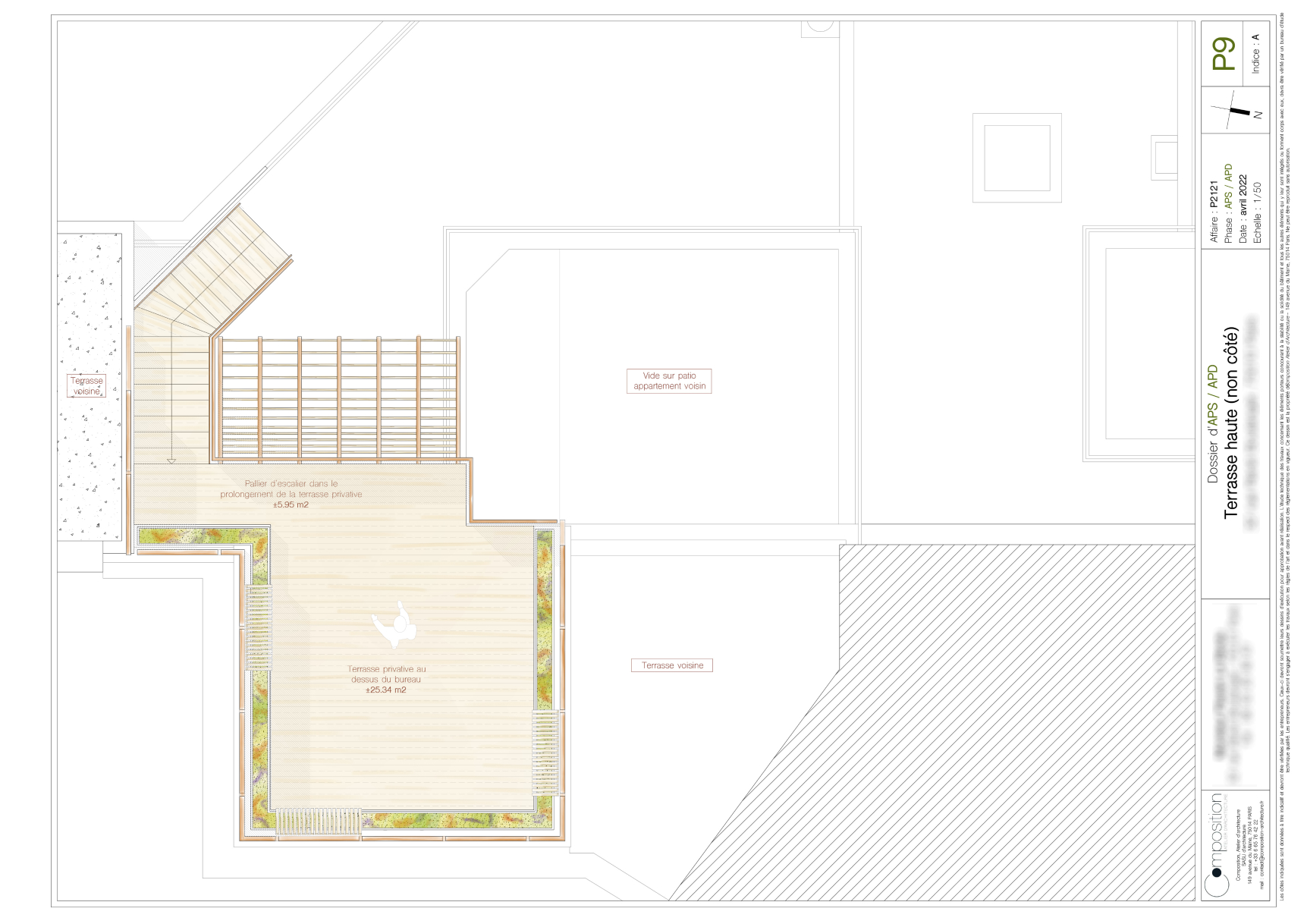 Vue en plan coloré de la terrasse d'un appartement à Paris 10