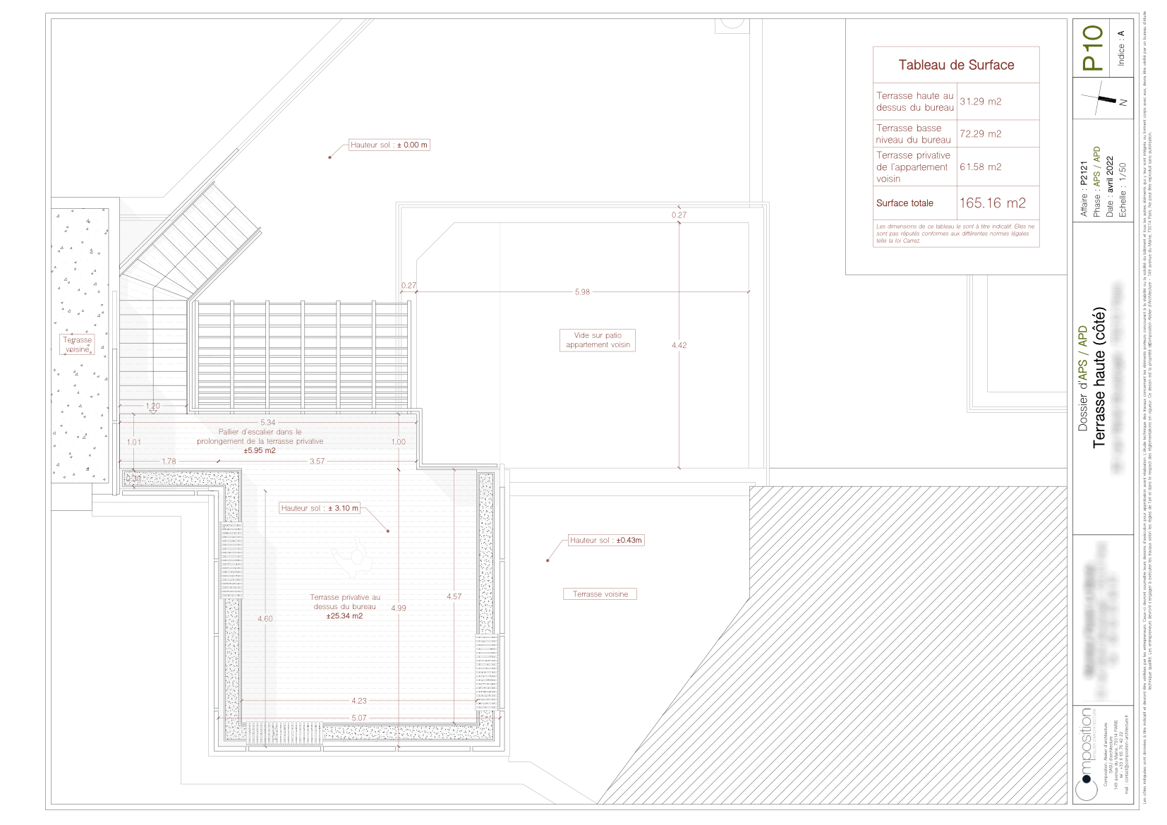 Vue en plan de la terrasse d'un appartement à Paris 10