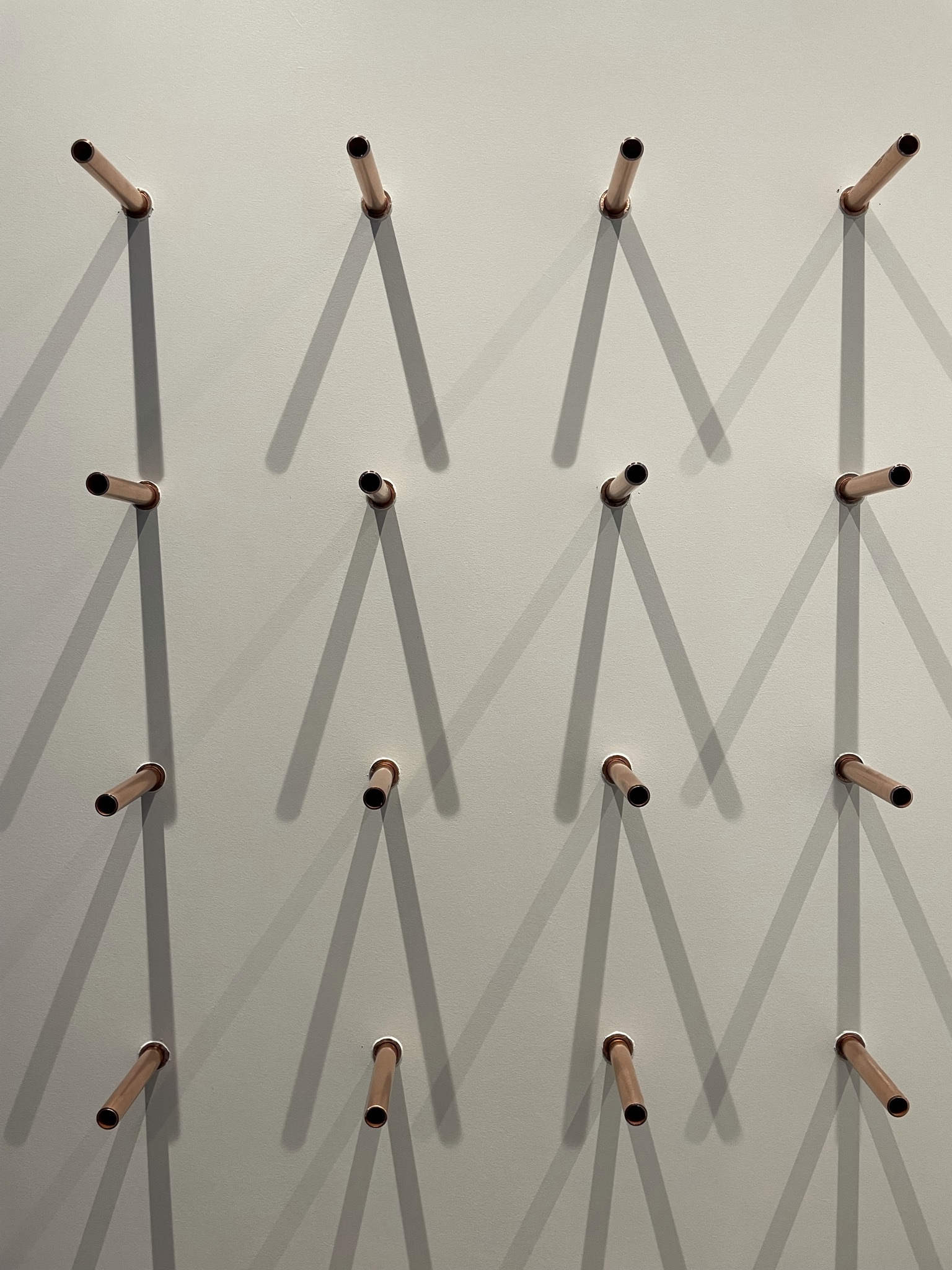 Photo des supports amovibles en tubes de zinc.